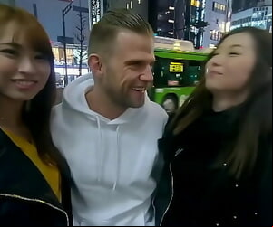 Sexy japanese bellowing Mona..